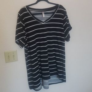 3X Lularoe Christy V-neck T-shirt